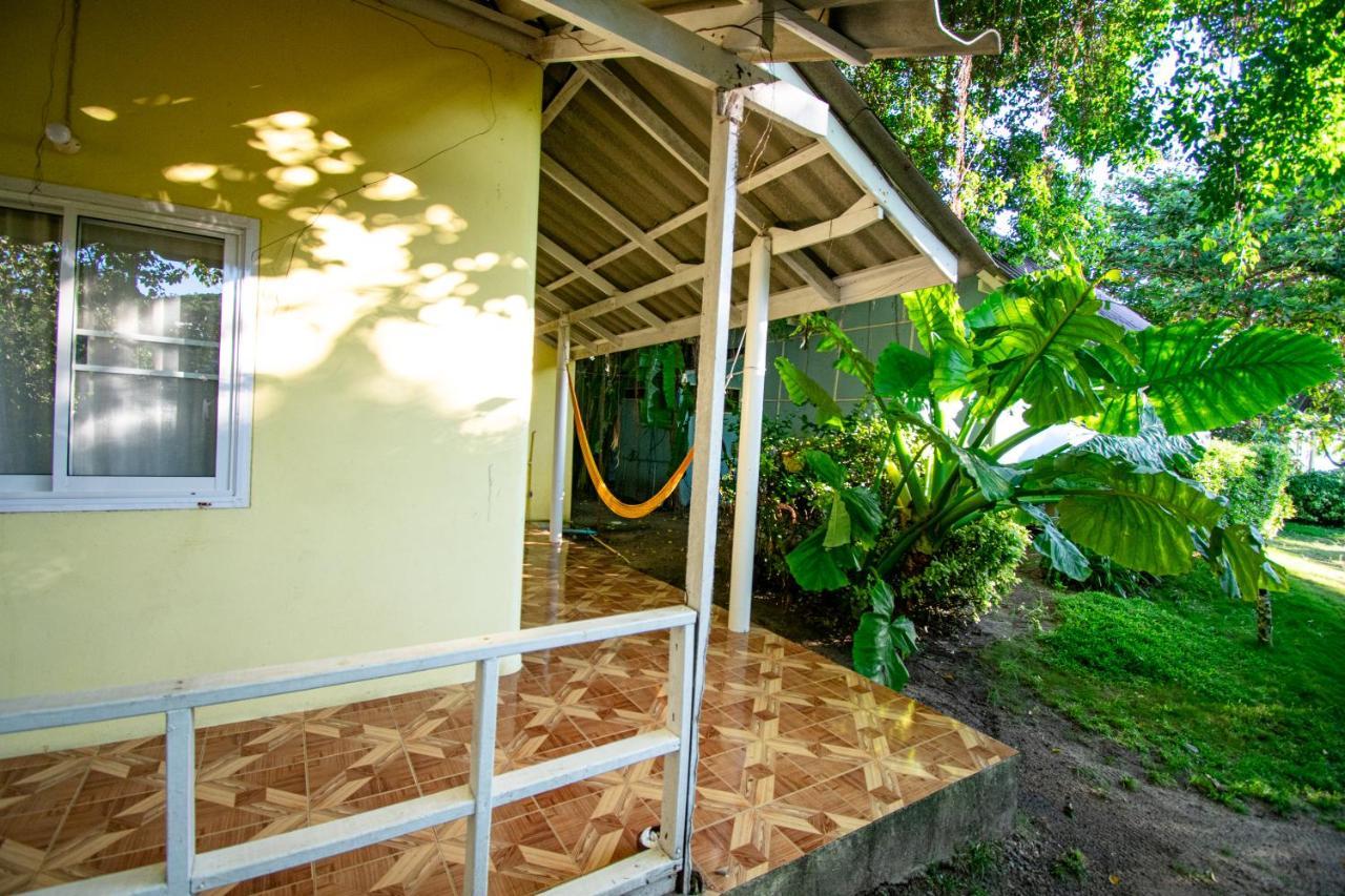 Colorful Hut Hotel Ko Pha Ngan Exterior photo