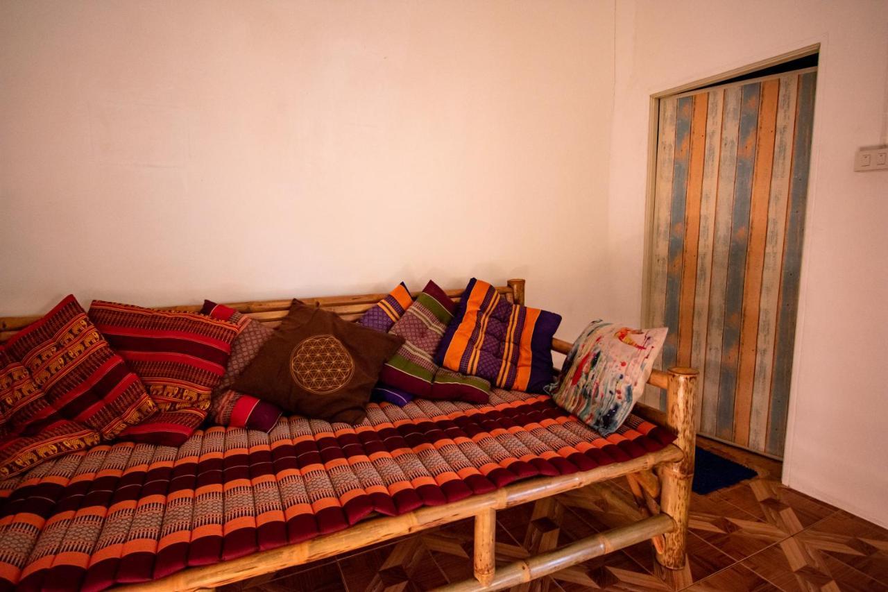 Colorful Hut Hotel Ko Pha Ngan Exterior photo