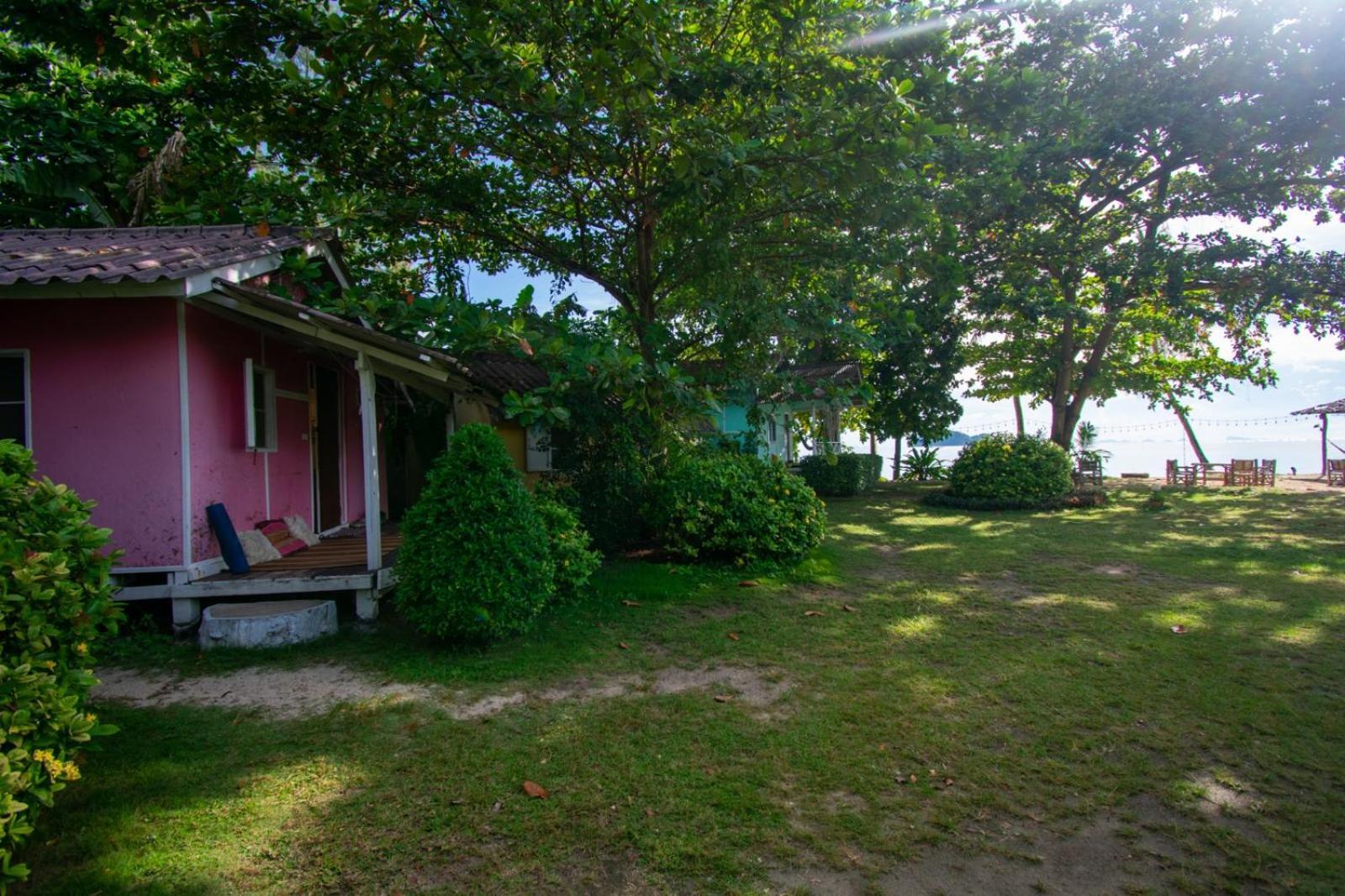 Colorful Hut Hotel Ko Pha Ngan Room photo
